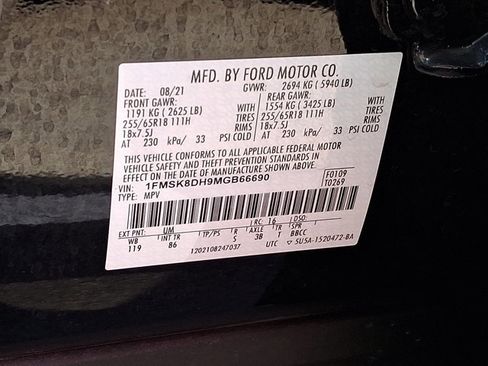 Used 2021 Ford Explorer XLT image 30