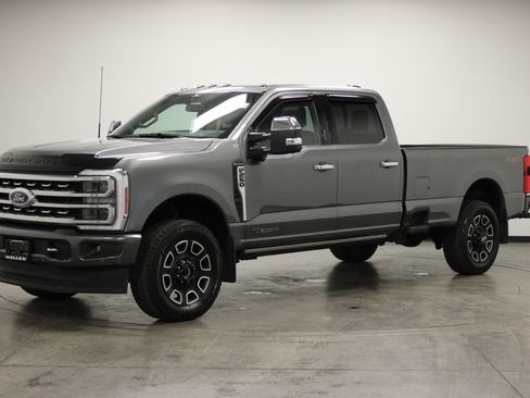 Used 2024 Ford F250 Platinum image 4
