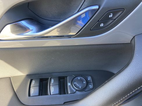 Used 2025 Chevrolet Blazer LT image 15