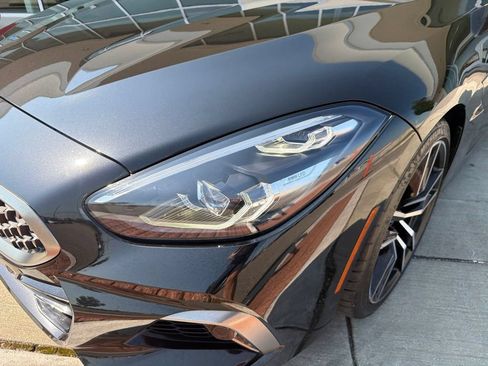 Used 2020 BMW Z4 M40i w/ Executive Package RWD image 12