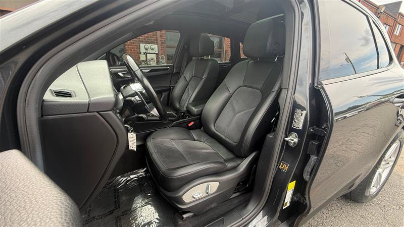 Used 2018 Porsche Macan AWD/4WD image 26