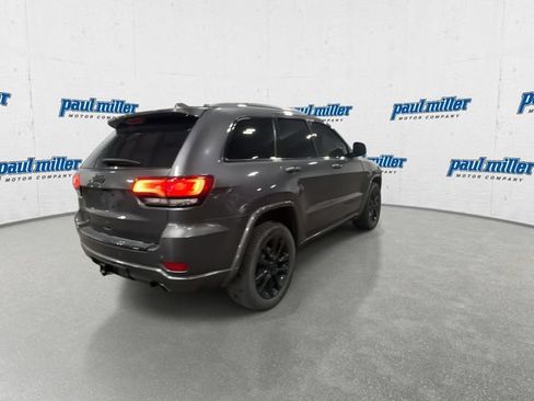 Used 2018 Jeep Grand Cherokee Altitude AWD/4WD image 11