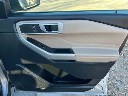 Used 2022 Ford Explorer XLT w/ Class IV Trailer Tow Package image 28