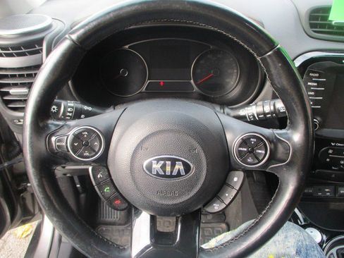 Used 2016 Kia Soul ! w/ Premium Package image 13