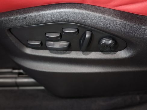 Used 2022 Porsche Cayenne Turbo image 34