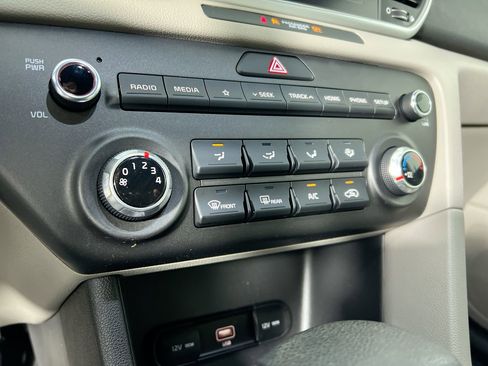 Used 2022 Kia Sportage Nightfall Edition image 24