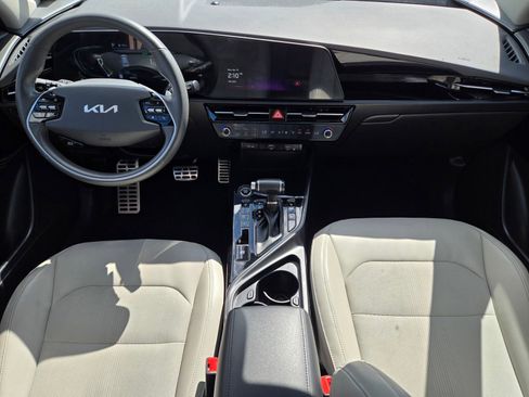 Used 2023 Kia Niro EX Touring FWD image 17
