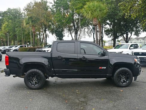 Used 2022 Chevrolet Colorado Z71 w/ Z71 Midnight Edition image 5