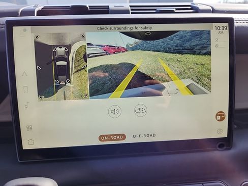 New 2024 Land Rover Defender 110 SE image 20