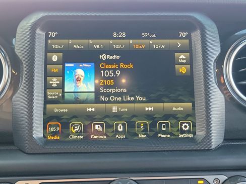 Used 2022 Jeep Wrangler Unlimited Sahara image 17