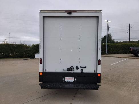 Used 2023 Ford Transit 350 DRW image 6