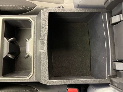 Certified 2025 Toyota Tacoma TRD Off-Road AWD/4WD image 23