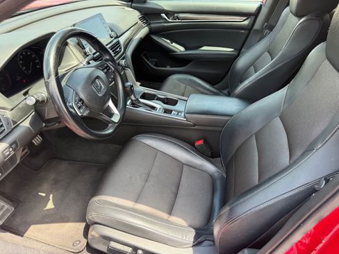Used 2018 Honda Accord Sport image 17