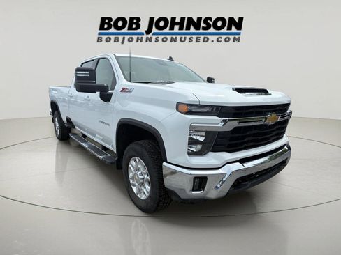 Used 2024 Chevrolet Silverado 2500 LT w/ True North Edition AWD/4WD image 1