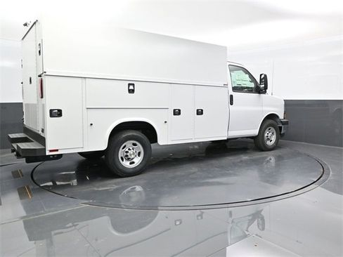 New 2025 Chevrolet Express 3500 w/ Power Convenience Package image 7