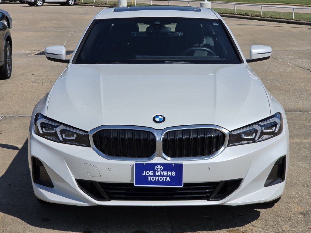 Used 2025 BMW 330i Sedan RWD image 3