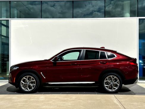 Certified 2025 BMW X4 xDrive30i image 8