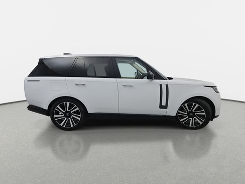 Certified 2023 Land Rover Range Rover SE image 4