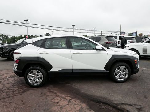 Used 2024 Hyundai Kona SE AWD/4WD image 7