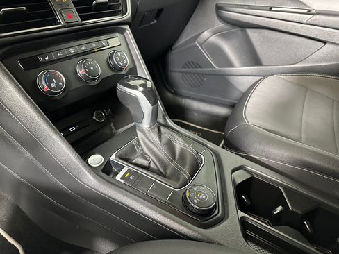 Used 2022 Volkswagen Taos SE image 17