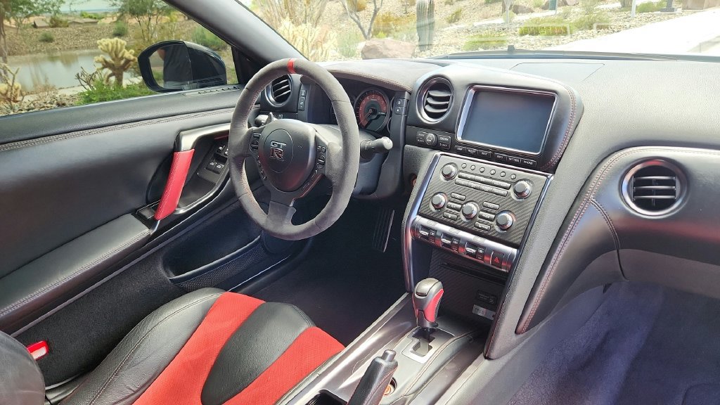 Used 2015 Nissan GT-R NISMO AWD/4WD image 26