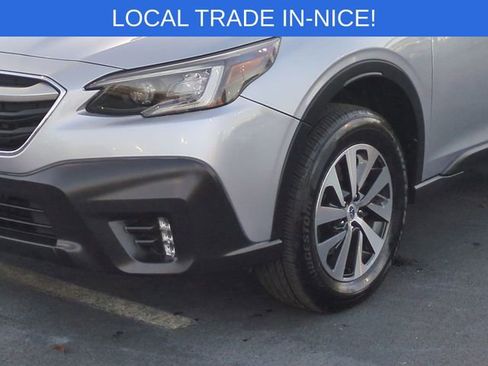 Used 2021 Subaru Outback Premium image 9