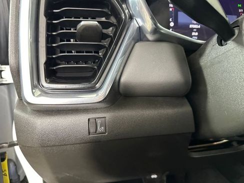 Used 2023 GMC Canyon Elevation image 31