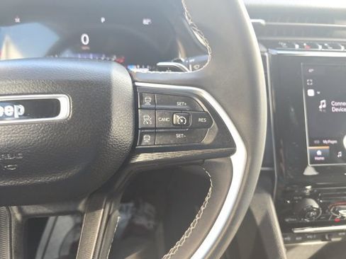 Used 2023 Jeep Grand Cherokee Laredo X AWD/4WD image 15