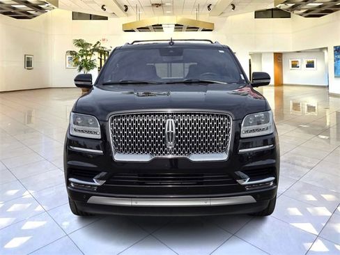 Used 2019 Lincoln Navigator Select w/ Technology Package image 2