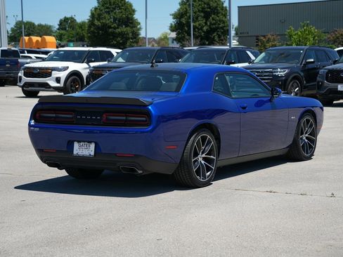 Used 2018 Dodge Challenger R/T RWD image 6