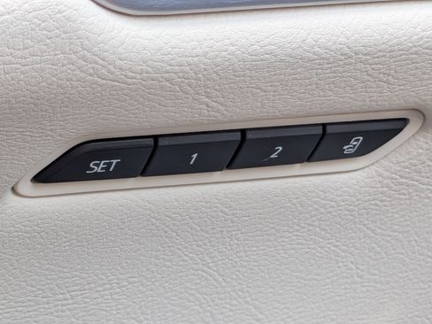 New 2026 Cadillac XT5 Premium Luxury w/ Driver Assist Package FWD image 23