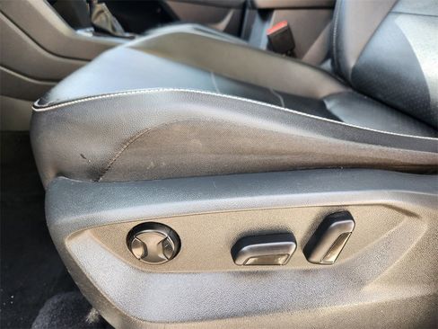 Used 2021 Volkswagen Tiguan S image 7