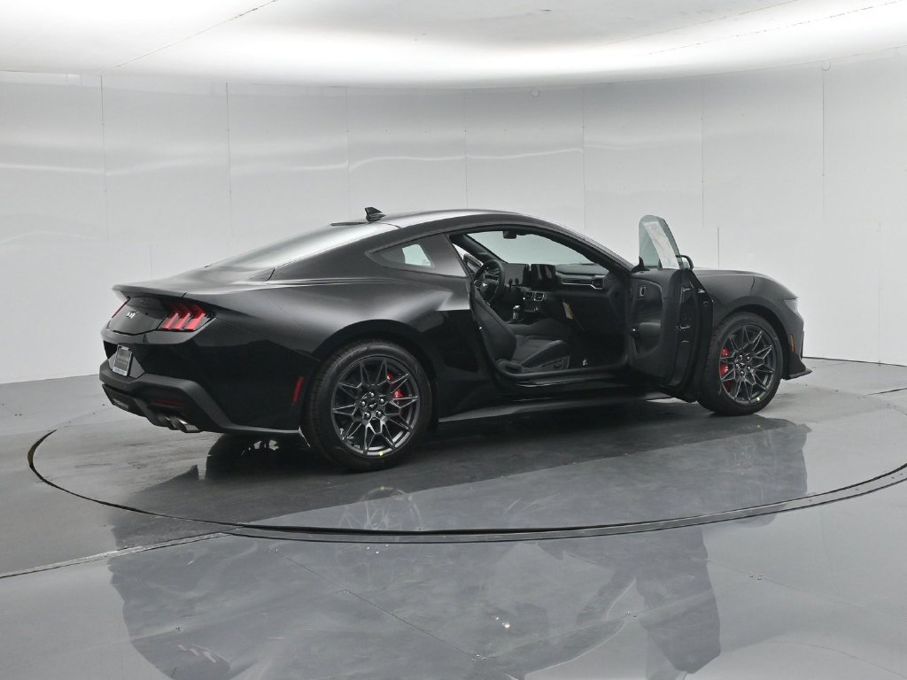 New 2026 Ford Mustang GT Premium w/ GT Performance Package RWD image 5