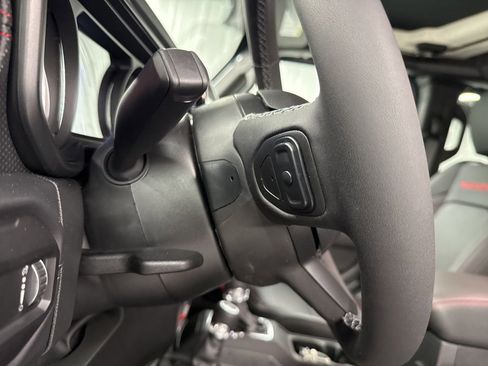 New 2025 Jeep Gladiator Rubicon image 15