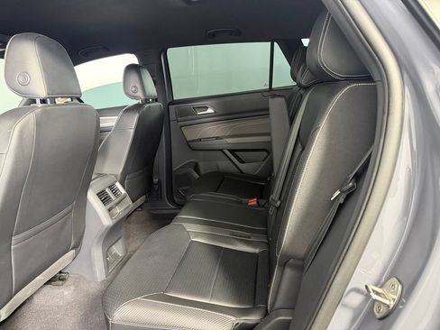 Used 2022 Volkswagen Atlas Cross Sport SE AWD/4WD image 23