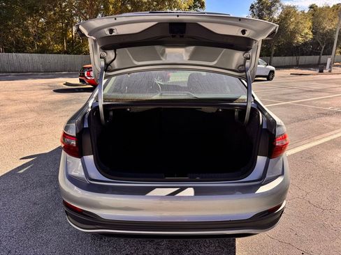 Used 2024 Volkswagen Jetta SE FWD image 14