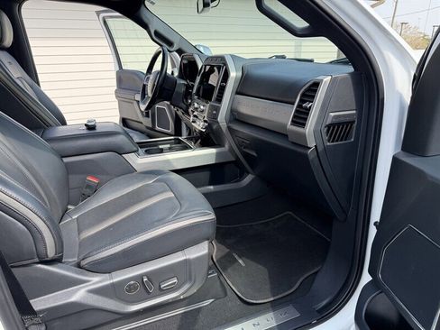 Used 2022 Ford F250 Platinum w/ FX4 Off-Road Package AWD/4WD image 32