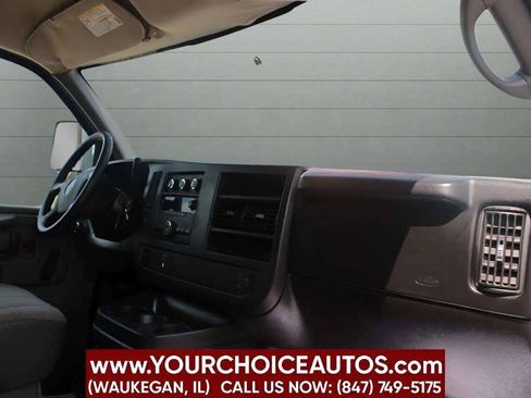 Used 2009 GMC Savana 3500 RWD image 17