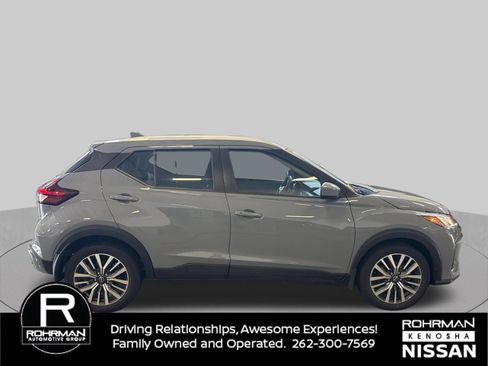 Used 2023 Nissan Kicks SV FWD image 6