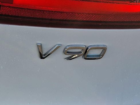 Used 2018 Volvo V90 T5 Cross Country w/ Convenience Package image 29