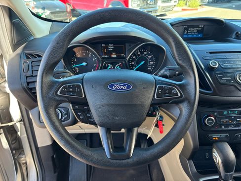 Used 2018 Ford Escape SE image 9