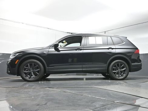 Used 2024 Volkswagen Tiguan SE image 37