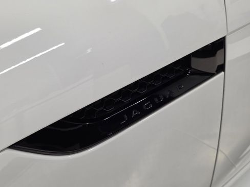 Used 2016 Jaguar F-TYPE R image 36