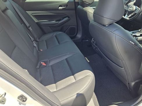 Used 2023 Nissan Altima 2.5 SL FWD image 14