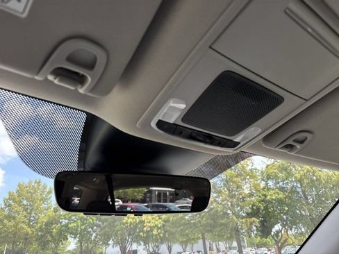 Used 2025 Honda Pilot EX-L image 39