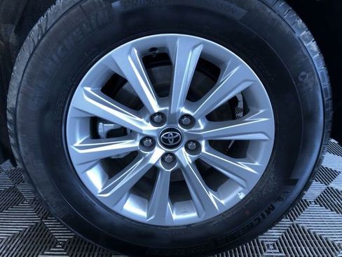 Certified 2025 Toyota Grand Highlander AWD image 16