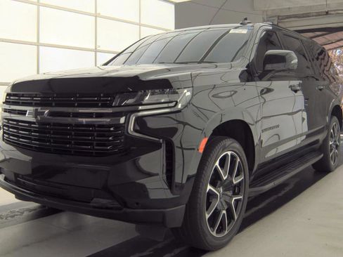 Used 2021 Chevrolet Suburban RST w/ Luxury Package RWD image 1