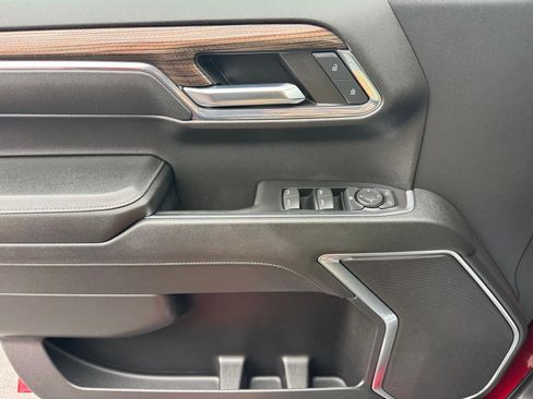 Used 2024 Chevrolet Silverado 1500 LT image 12