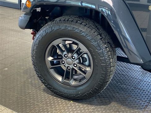 Used 2018 Jeep Wrangler Unlimited Sport image 7