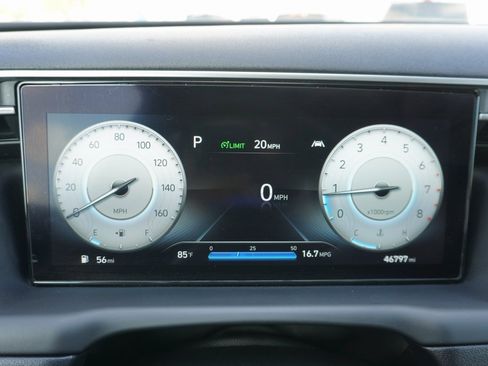 Used 2022 Hyundai Santa Cruz Limited image 11